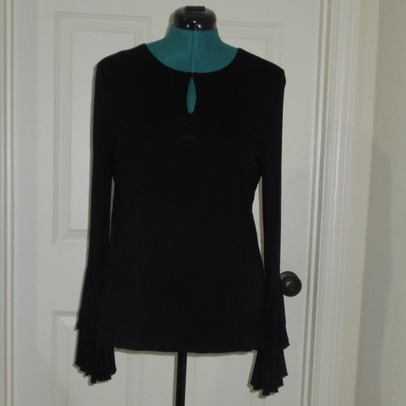 Cupio Tops - Black blouse with bell sleeves